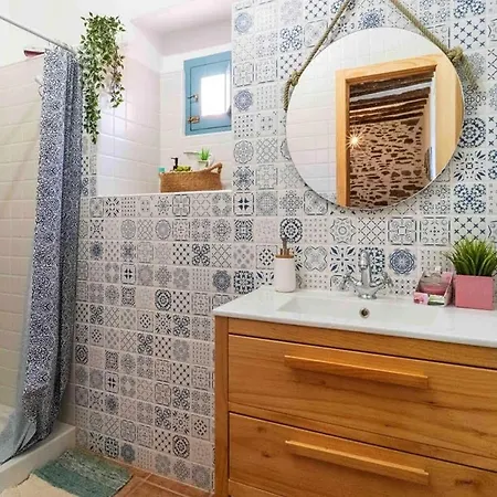 Holiday home Casa Crisantemo With Sea View And Pool In Adra